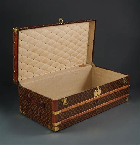 oldest louis vuitton trunk